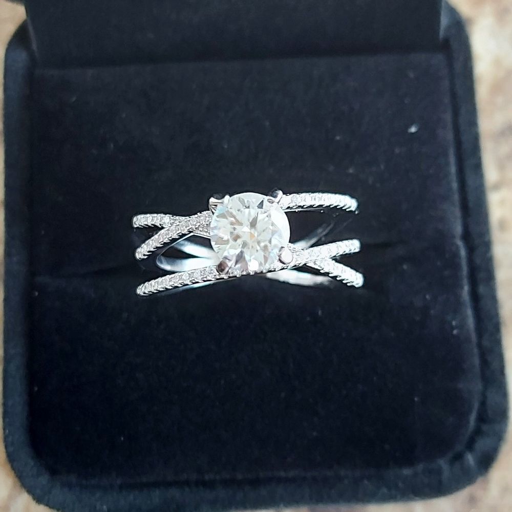 1 Carat Criss Cross Moissanite 925 Silver Engagement Ring